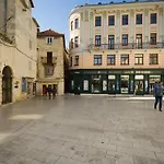 Lanea Split