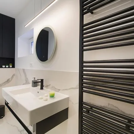 Lanea Apartman *