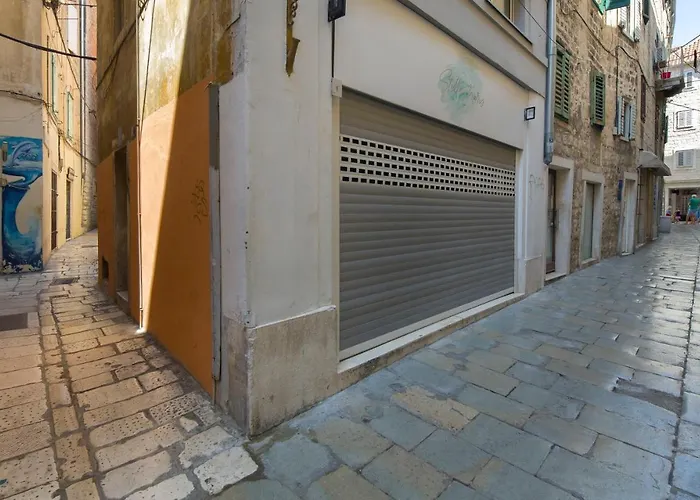 アパート Lanea *